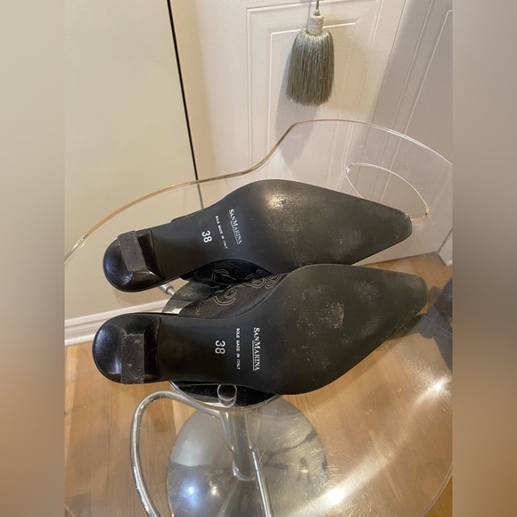 San Marina Paris/Leather Mules/intricate filigree design/gold design 🤎 - Picture 9 of 14